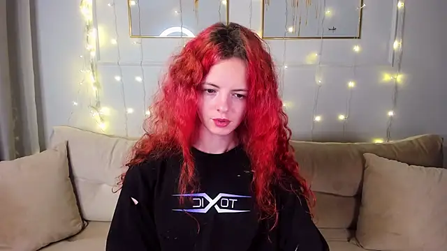 Snapshot of RubyAttwood chatting on March 8, 2025, 10:02 pm RubyAttwood online show from March 8, 2025, 10:02 pm