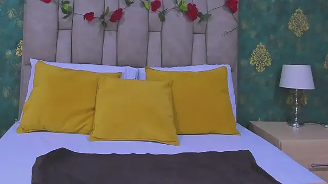 SuzanSmithh online show from November 25, 2025, 11:21 am