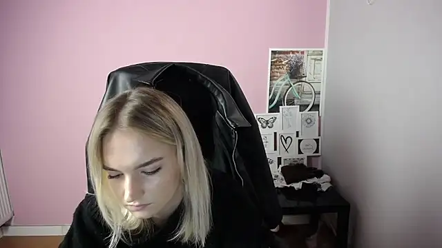 viktoria lovely online show from October 15, 2025, 8:55 am