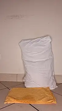 Perqueen online show from September 25, 2025, 1:22 am