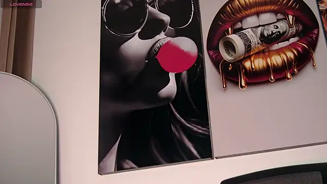 aidaadams online show from December 1, 2025, 11:22 am