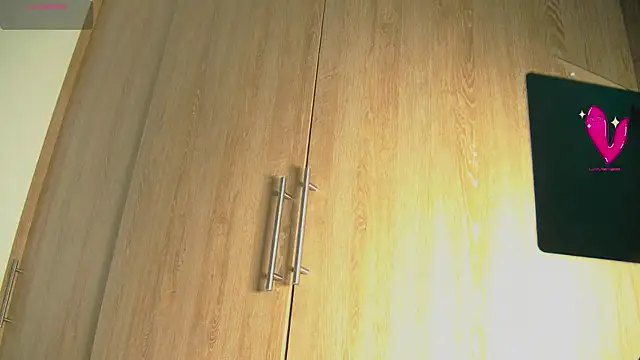 aidaadams online show from October 29, 2025, 11:31 am