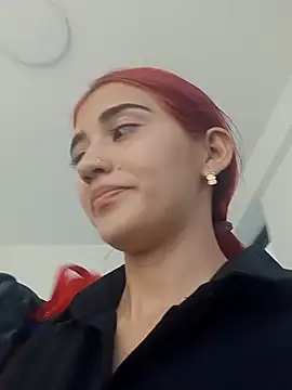 Snapshot of karol_cortes_18 chatting on January 18, 2025, 9:24 pm karol cortes 18 online show from January 18, 2025, 9:24 pm