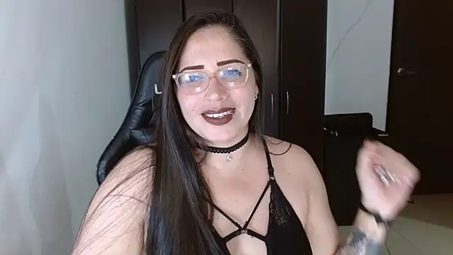 natashasmithe online show from October 17, 2025, 12:58 am