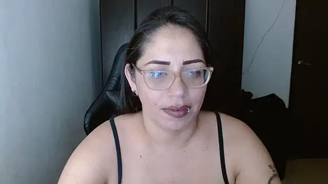 natashasmithe online show from February 27, 2025, 4:46 am