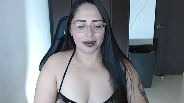 natashasmithe online show from October 29, 2025, 12:53 am