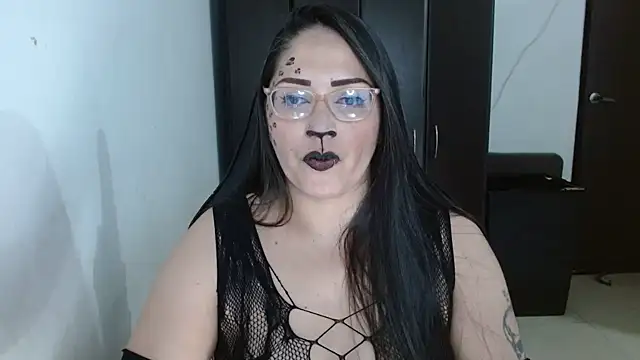 natashasmithe online show from October 31, 2025, 1:02 am