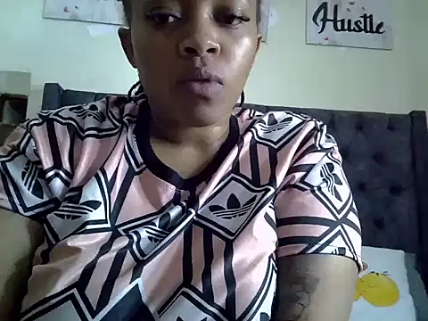 Snapshot of Brown_sexy chatting on February 15, 2026, 7:35 pm Brown sexy online show from February 15, 2026, 7:35 pm