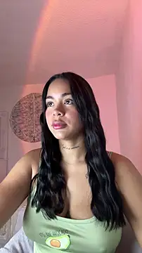 Snapshot of IsabelaVanegas_ chatting on October 23, 2025, 3:43 pm IsabelaVanegas online show from October 23, 2025, 3:43 pm