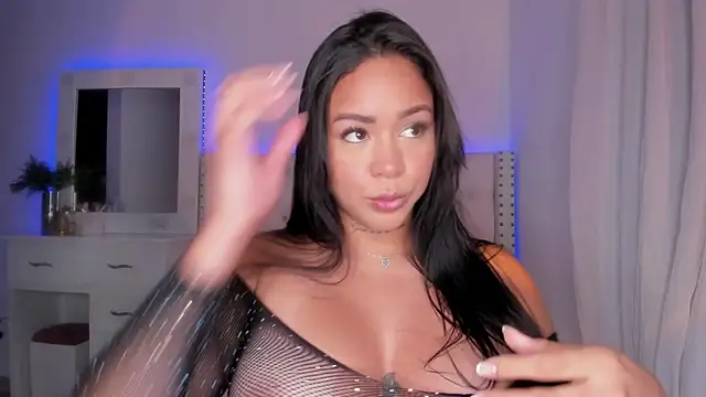 Snapshot of IsabelaVanegas_ chatting on February 21, 2025, 3:34 am IsabelaVanegas online show from February 21, 2025, 3:34 am