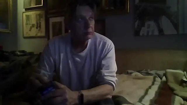 dannedonger2 online show from February 11, 2026, 8:41 pm