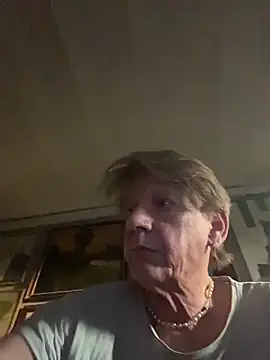 dannedonger2 online show from October 12, 2025, 6:04 am