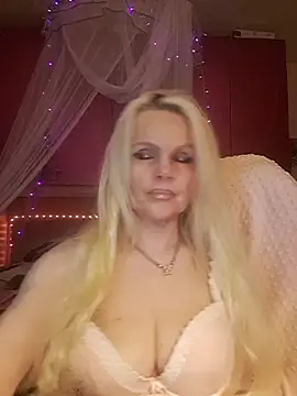 Snapshot of Angeldevilus chatting on April 19, 2026, 12:00 am Angeldevilus online show from April 19, 2026, 12:00 am