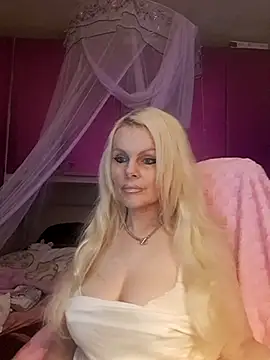 Snapshot of Angeldevilus chatting on April 23, 2026, 4:41 pm Angeldevilus online show from April 23, 2026, 4:41 pm