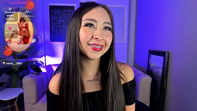  cloe martinez online show from October 15, 2025, 3:05 am