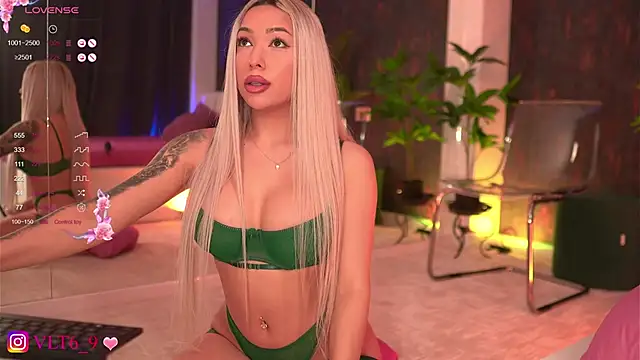 Snapshot of violettabunny03 chatting on February 25, 2025, 10:42 pm violettabunny03 online show from February 25, 2025, 10:42 pm