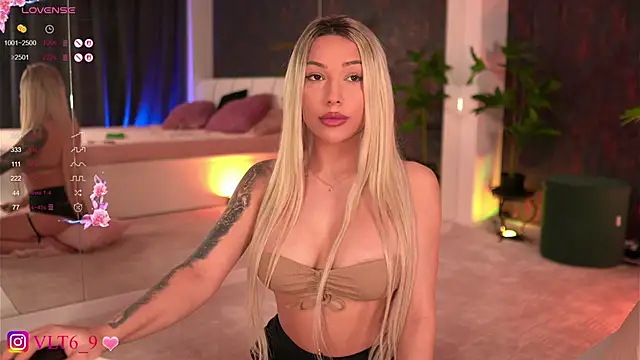 Snapshot of violettabunny03 chatting on March 22, 2025, 12:06 am violettabunny03 online show from March 22, 2025, 12:06 am