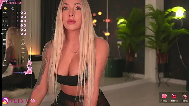 Snapshot of violettabunny03 chatting on October 22, 2025, 10:19 pm violettabunny03 online show from October 22, 2025, 10:19 pm