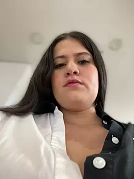 Natalia Cleark09 online show from February 4, 2026, 3:18 pm