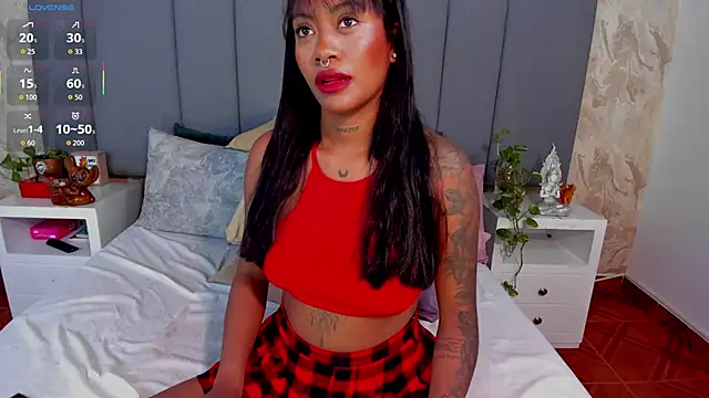 Snapshot of JulianaMiller chatting on October 20, 2025, 1:07 am JulianaMiller online show from October 20, 2025, 1:07 am