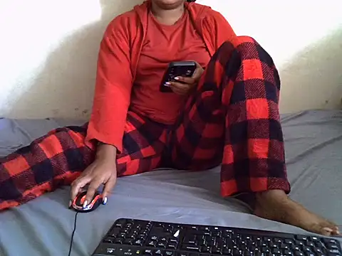 Snapshot of Crystal__Gee chatting on July 18, 2026, 9:07 am Crystal Gee online show from July 18, 2026, 9:07 am