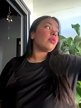 PUSHYLATE online show from November 2, 2025, 9:31 pm