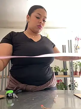 PUSHYLATE online show from January 7, 2026, 3:06 pm