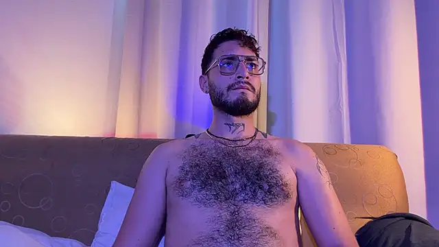 Snapshot of axel_giracr chatting on February 19, 2026, 9:01 pm axel giracr online show from February 19, 2026, 9:01 pm