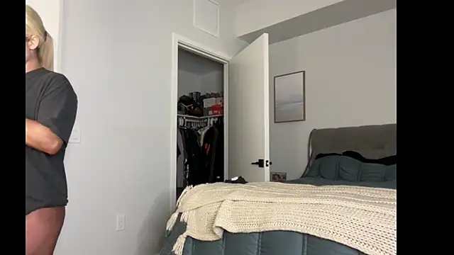 Snapshot of ElenaErickson chatting on January 12, 2026, 2:29 am ElenaErickson online show from January 12, 2026, 2:29 am