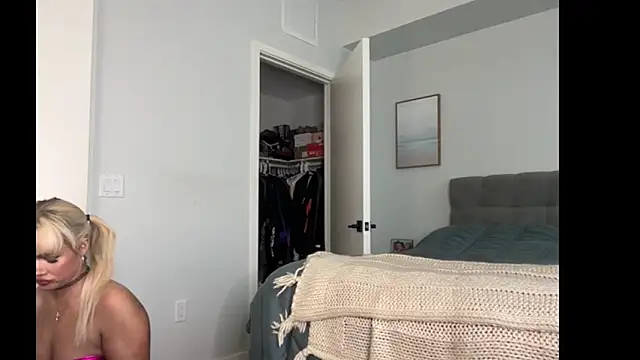 Snapshot of ElenaErickson chatting on January 12, 2026, 7:42 pm ElenaErickson online show from January 12, 2026, 7:42 pm