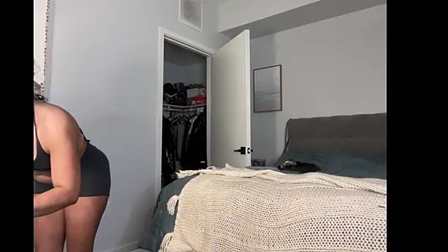 Snapshot of ElenaErickson chatting on December 22, 2025, 3:06 am ElenaErickson online show from December 22, 2025, 3:06 am