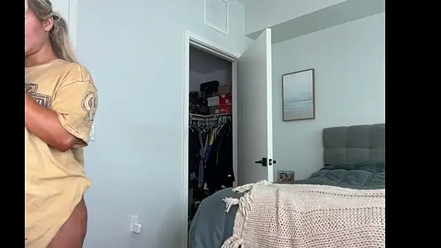 Snapshot of ElenaErickson chatting on February 25, 2026, 8:52 pm ElenaErickson online show from February 25, 2026, 8:52 pm