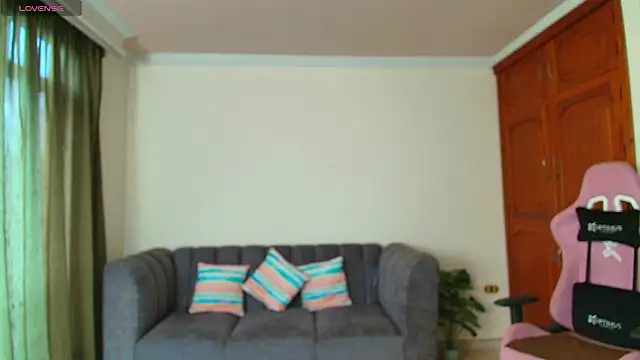 Snapshot of lili_jade222 chatting on February 2, 2026, 12:15 pm lili jade222 online show from February 2, 2026, 12:15 pm