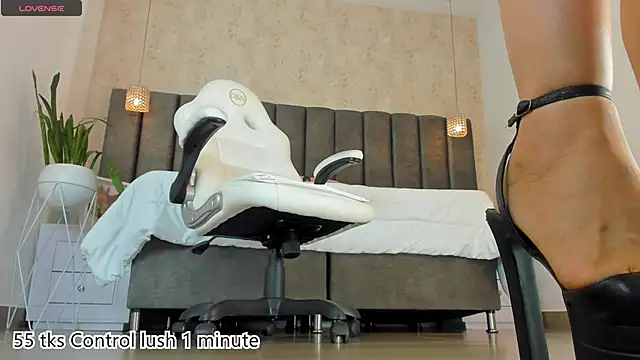 Liinda Saenz online show from September 20, 2025, 11:48 am