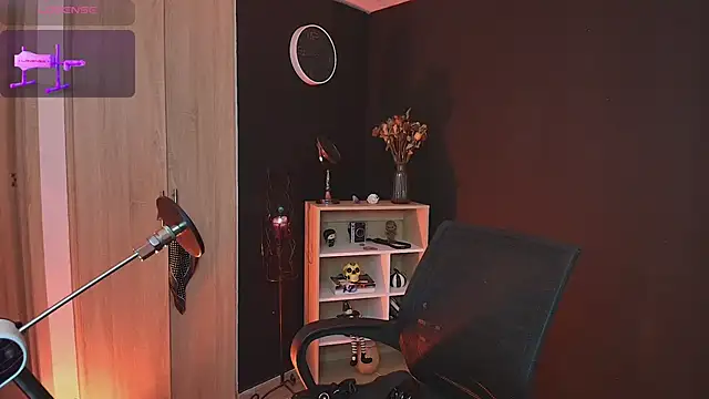  WednesdayFriday  online show from September 25, 2025, 5:19 pm