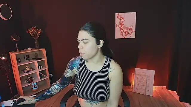  WednesdayFriday  online show from September 20, 2025, 11:43 pm