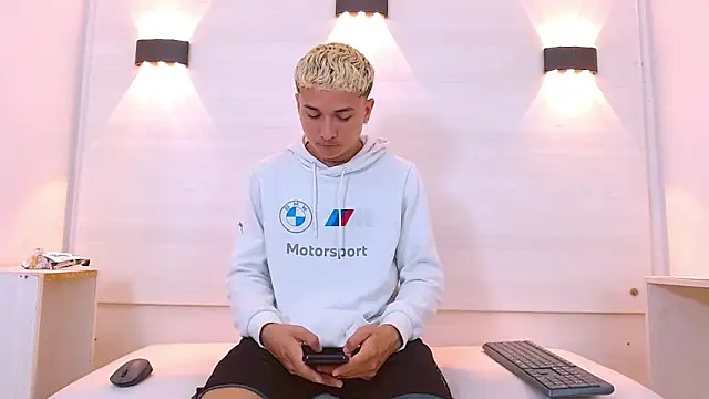 jeic 18 online show from November 8, 2025, 7:28 pm