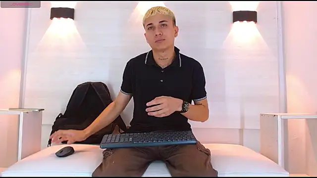 jeic 18 online show from October 8, 2025, 4:08 pm