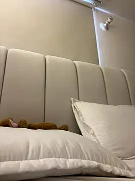 Nathcurly  online show from September 11, 2025, 9:15 pm