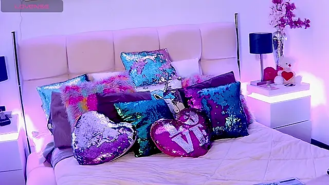 Snapshot of EvelinaGrey chatting on November 6, 2025, 7:12 am EvelinaGrey online show from November 6, 2025, 7:12 am