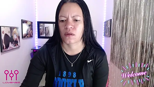 Cristal w online show from October 14, 2025, 12:50 pm