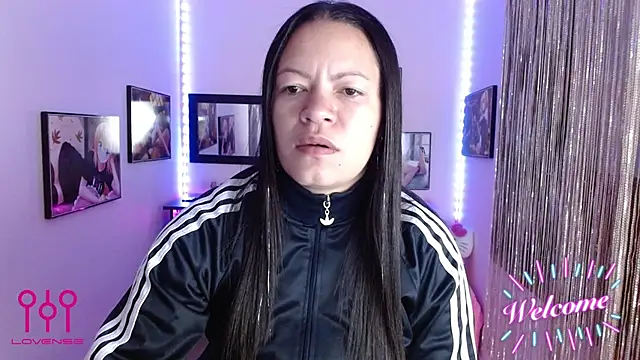 Cristal w online show from September 10, 2025, 12:48 pm