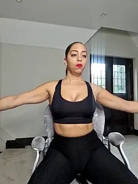 QueenTricks1 online show from February 20, 2026, 12:18 pm