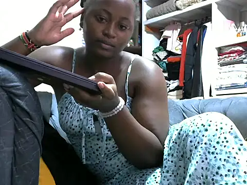 slender-qwene online show from May 15, 2026, 9:13 pm