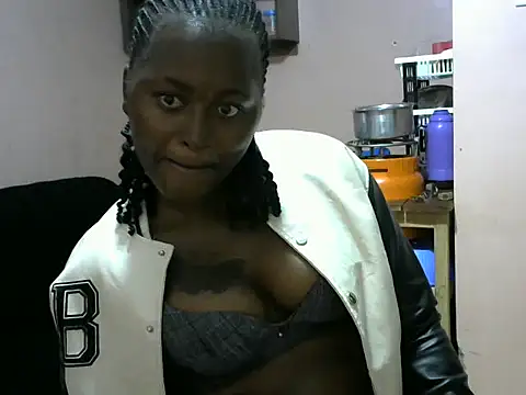 slender-qwene online show from October 6, 2025, 5:24 pm