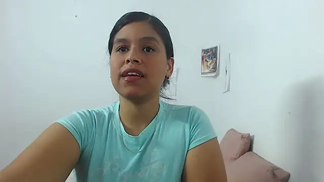 Snapshot of Hazel_donna chatting on February 5, 2026, 5:14 am Hazel donna online show from February 5, 2026, 5:14 am