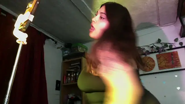 dreamgirl sweet online show from February 21, 2026, 3:30 am