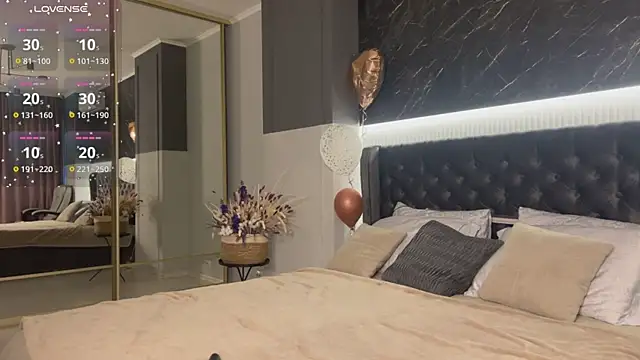 XtraHotX online show from March 11, 2025, 1:16 am