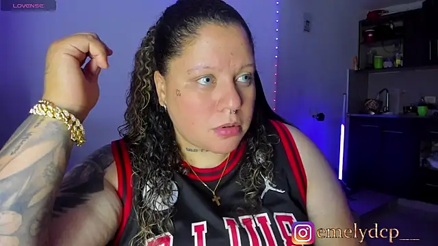 mariana maze online show from November 15, 2025, 5:44 am