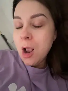 Snapshot of ellie_ssexy chatting on February 10, 2026, 5:17 am ellie ssexy online show from February 10, 2026, 5:17 am